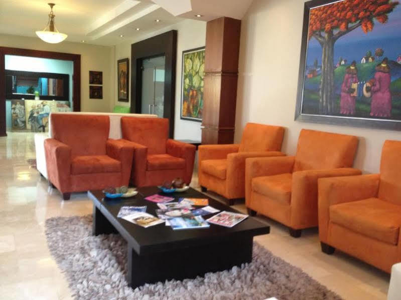 Hotel Century Plaza Сантьяго-де-лос-Трейнта-Кабальєрос Екстер'єр фото