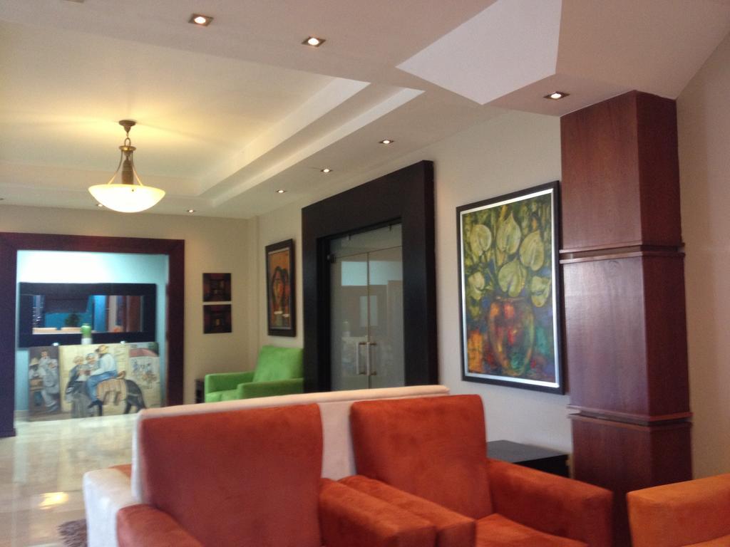 Hotel Century Plaza Сантьяго-де-лос-Трейнта-Кабальєрос Екстер'єр фото